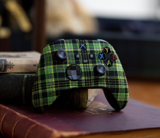 Une manette Xbox en Tartan unique au monde annoncée pour les 20 ans de la marque en Écosse Une manette Xbox en Tartan pour l'anniversaire de la marque