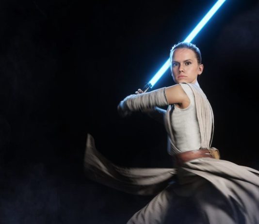 Star Wars : trois nouveaux films annoncés dont un avec le retour de Daisy Ridley (Rey) Trois nouveaux films Star Wars annoncés dont un avec Daisy Ridley (Rey)