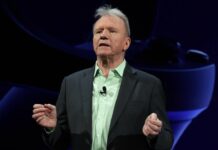 Jim Ryan quitte son poste de PDG chez PlayStation Jim Ryan en plein discours pour PlayStation