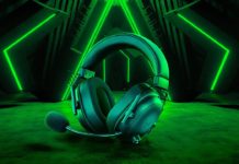 TEST – Razer BlackShark V2 HyperSpeed Casque gaming Razer BlackShark V2 Hyperspeex devant un fond de néons verts rappelant le fabricant Razer