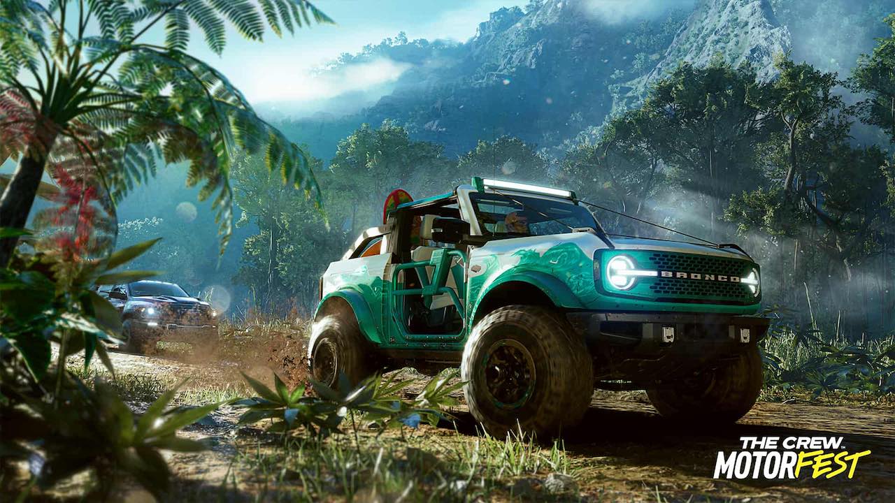 Véhicule tout-terrain issu du jeu The Crew Motorfest dans un décors de jungle.