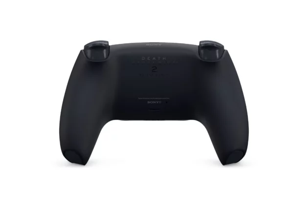 Arrière de la manette avec gravure du nom du jeu