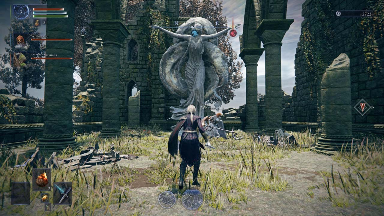 statue dans une ruine gothique de Nightreign