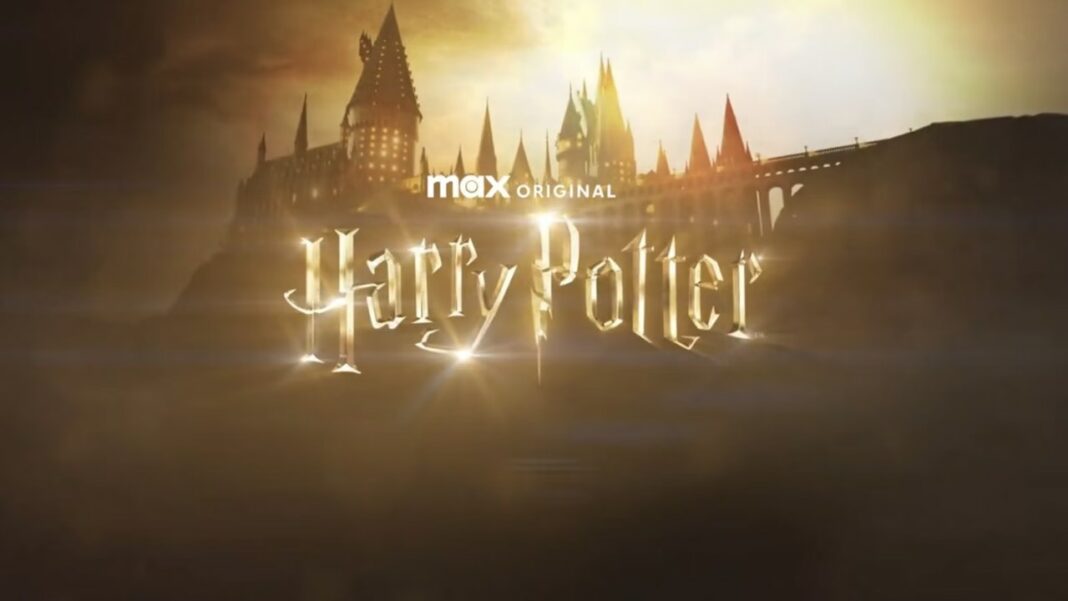 Logo officiel de la série Harry Potter, production HBO Max Original avec silhouette du château de Poudlard