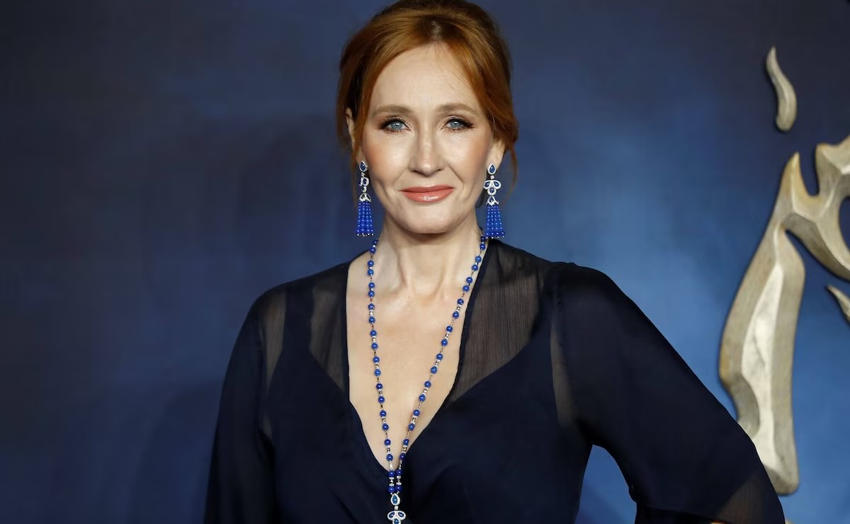 J.K. Rowling sur le tapis rouge, créatrice de l’univers Harry Potter et productrice exécutive de la série HBO