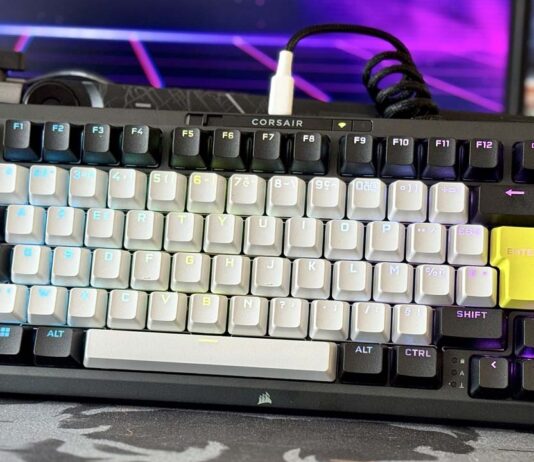 TEST – Corsair MAKR 75 Barebone DIY Visuel global du clavier Corsair MAKR 75 de face