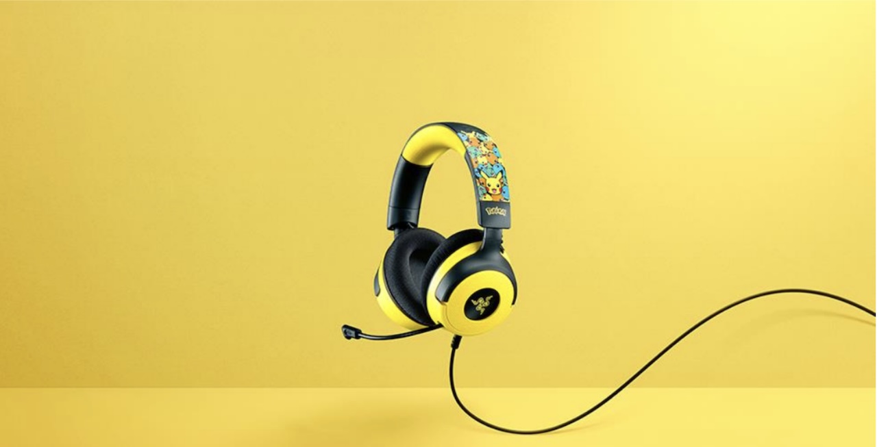 Casque Razer Kraken V4 X édition Pokémon avec design Pikachu, Bulbizarre, Salamèche et Carapuce
