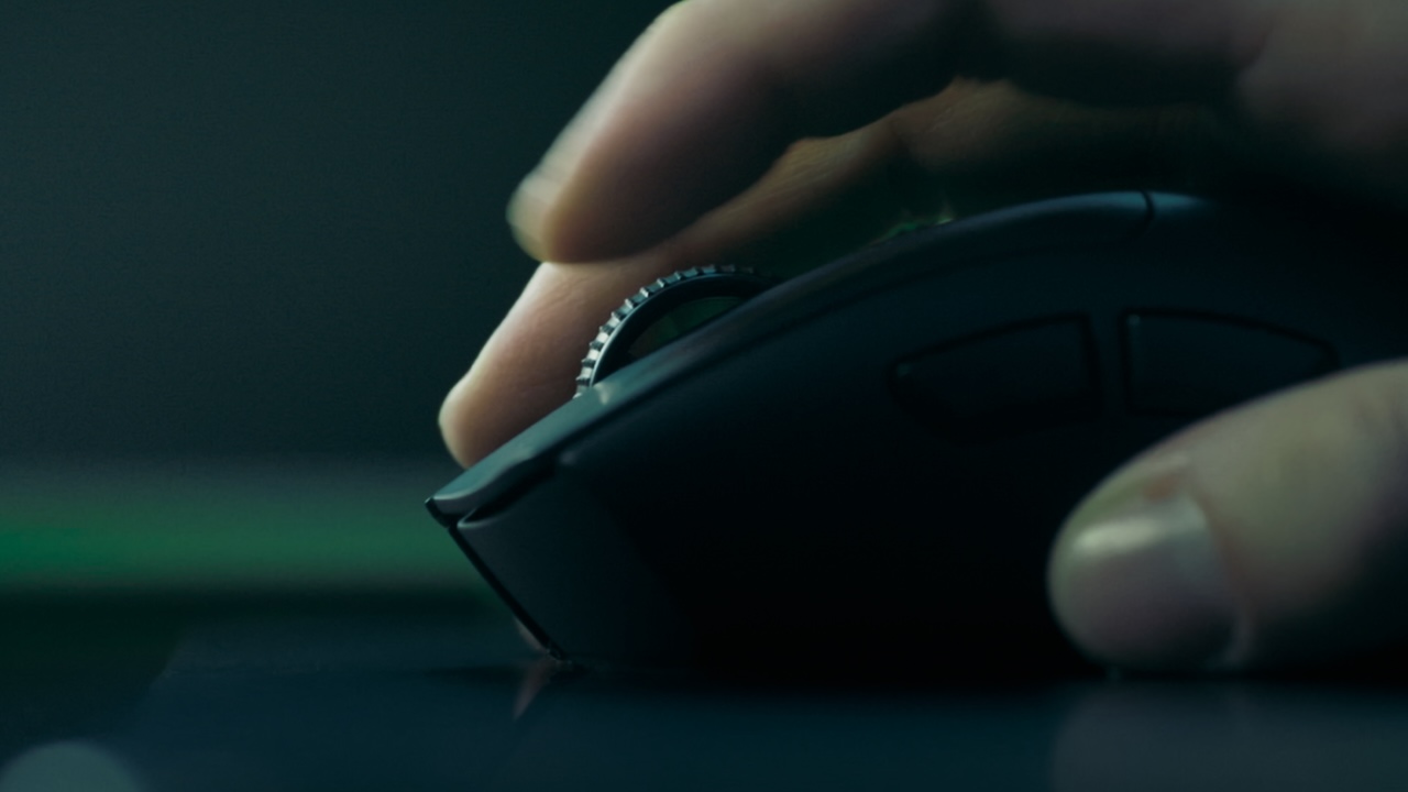 Molette optique de la souris Razer DeathAdder V4 Pro en gros plan