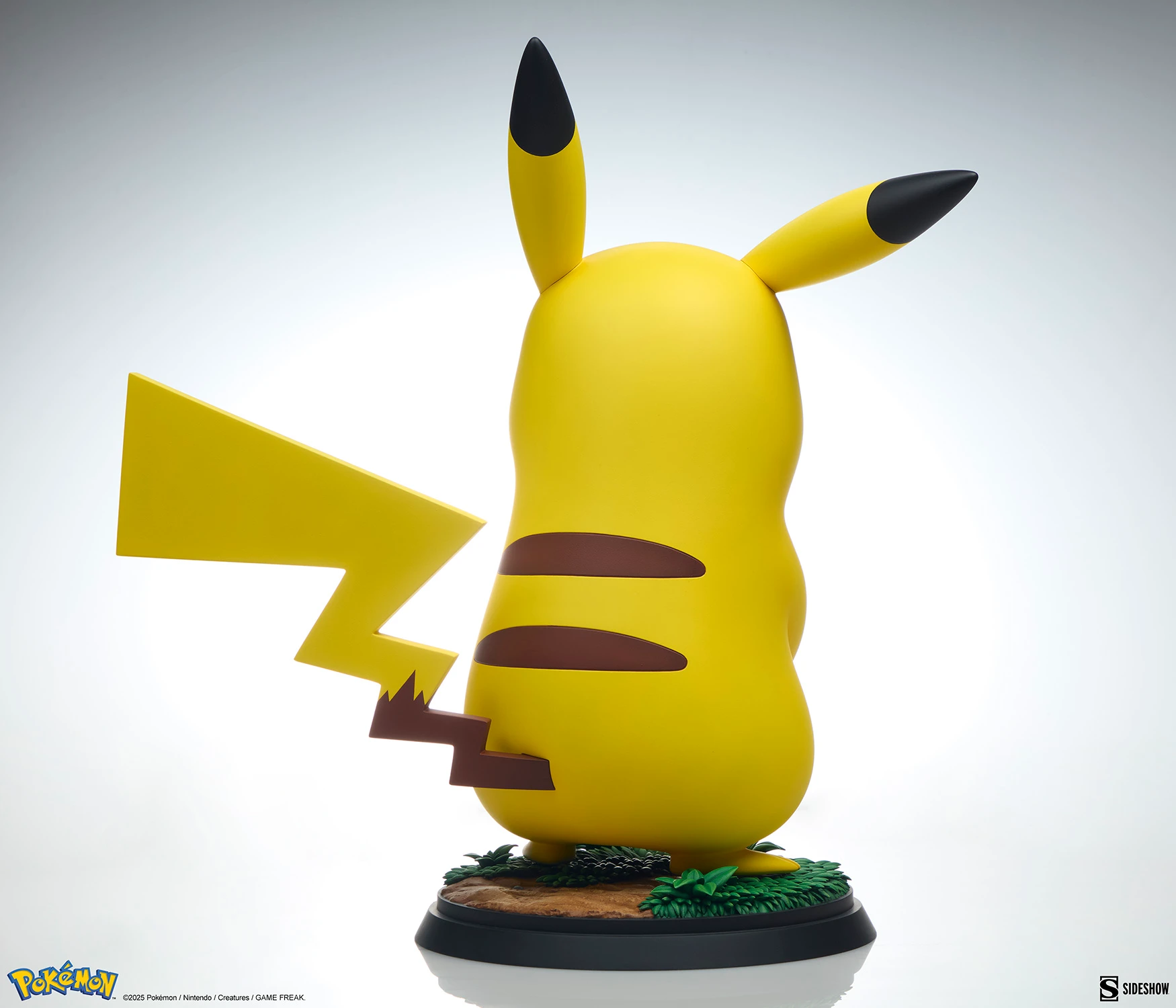 Vue arrière de la figurine Pikachu grandeur nature éditée par Sideshow