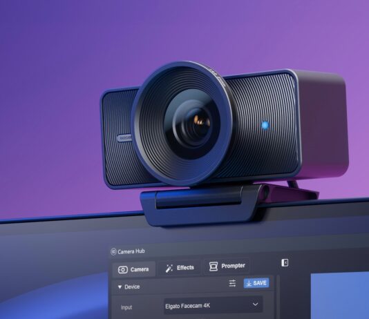 TEST – Elgato Facecam 4K Webcam Elgato Facecam 4K fixée sur un écran avec interface Camera Hub ouverte