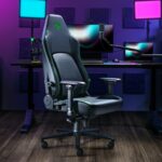 Iskur V2 NewGen Black Green_ Streamer Lifestyle 1